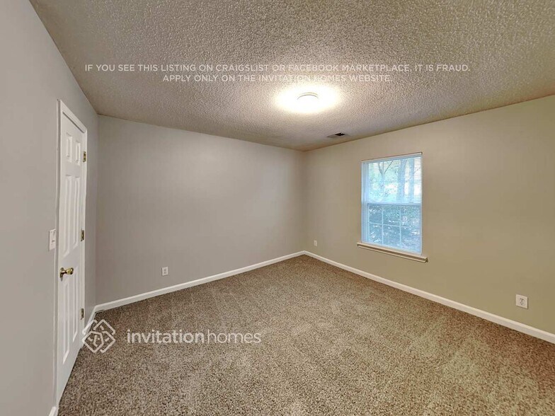 Building Photo - 10020 Little Creek Rd