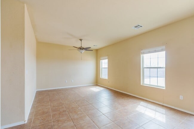 Building Photo - Beautiful Two Story House