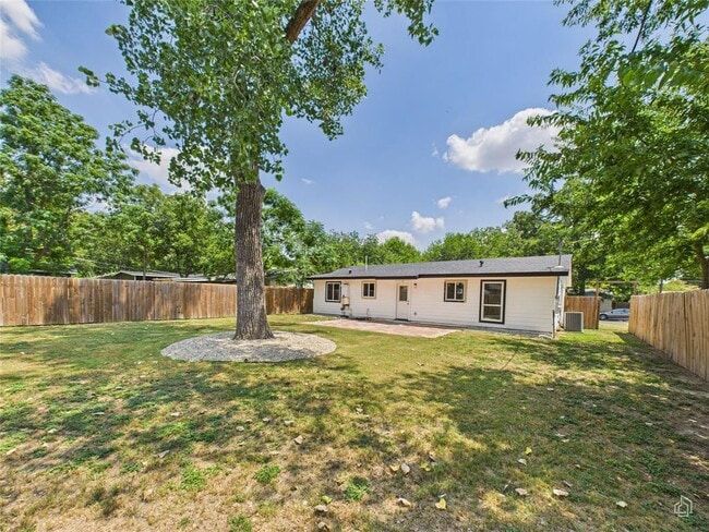 Building Photo - 8810 Slayton Dr