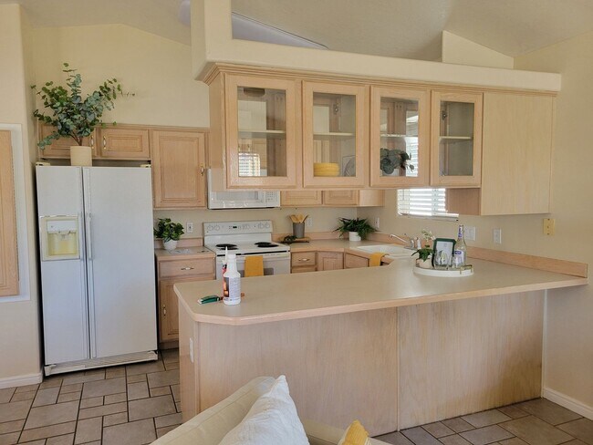 Building Photo - 2 Bed/1.5 Bath In An Active 55+ Community