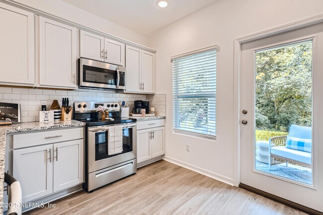 Building Photo - 28 Pamplona Dr