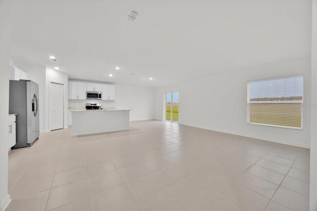 Building Photo - 2398 McKinley Dr