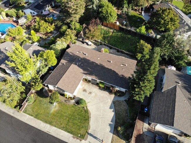 Building Photo - Lafayette Quail Creek Single Story 4BD/2.5BA