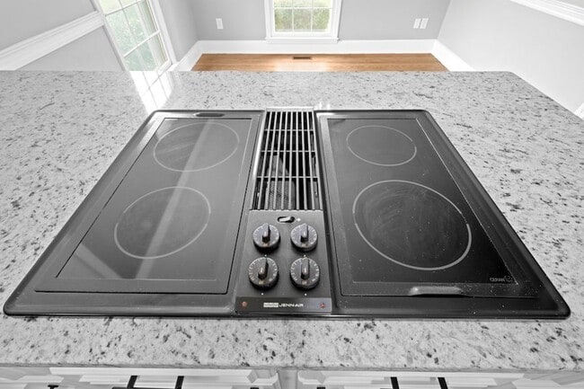 Building Photo - 485 Fussell Rd