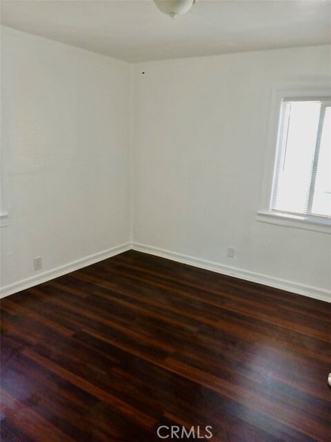 Building Photo - 647 W 112th St