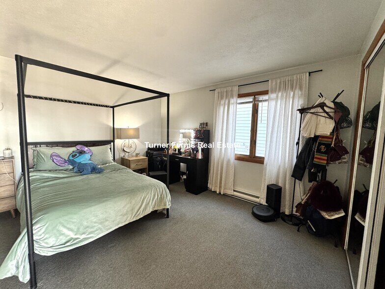 Building Photo - 10 Garfield Ave