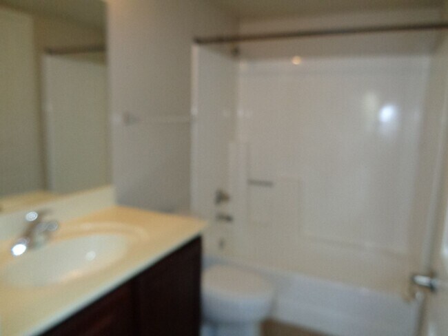 Building Photo - Spacious 2 bedroom condo in north Phoenix!...