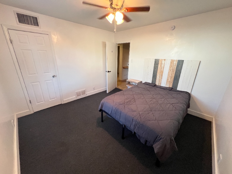 Building Photo - 4213 N Westview Dr