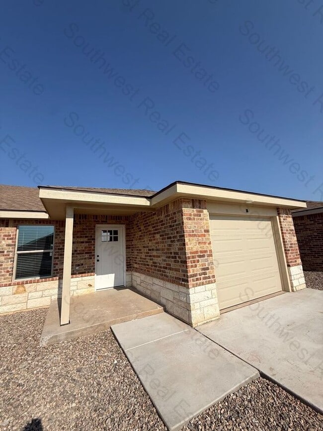 Building Photo - Brand new 2 bedroom 2 bath duplex