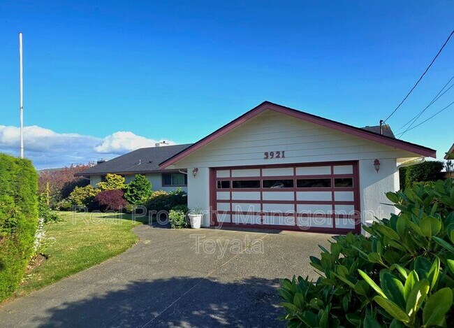 Building Photo - 3921 Cliffside Dr