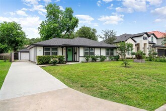 Building Photo - 3302 Westridge St