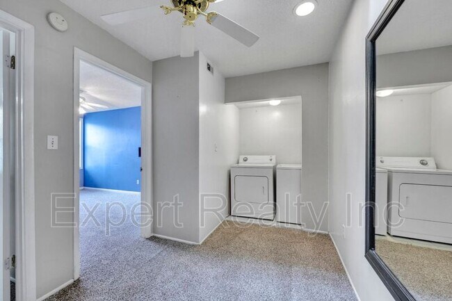Building Photo - 18 Berrywood Dr
