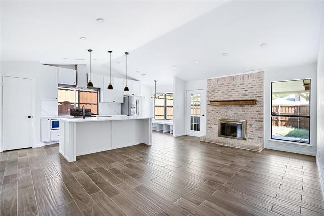 Building Photo - 8400 Willow Creek Dr