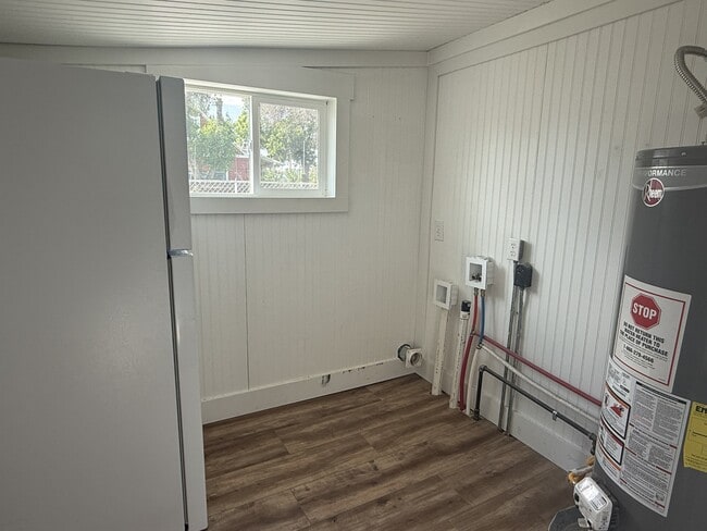 Building Photo - 1303 Lake Elmo Dr