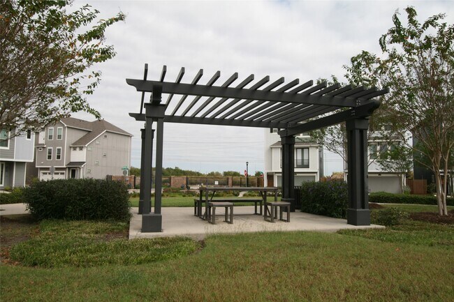 Building Photo - 2009 Kirby Landing Dr