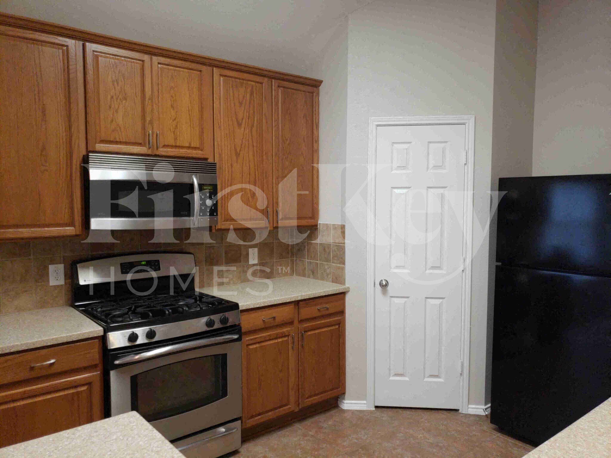 Building Photo - 707 Geary Dr