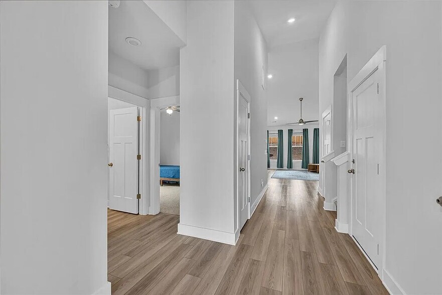 Building Photo - 529 Overbrook Dr