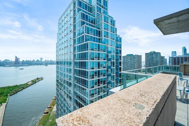 Building Photo - 1 Shore Ln