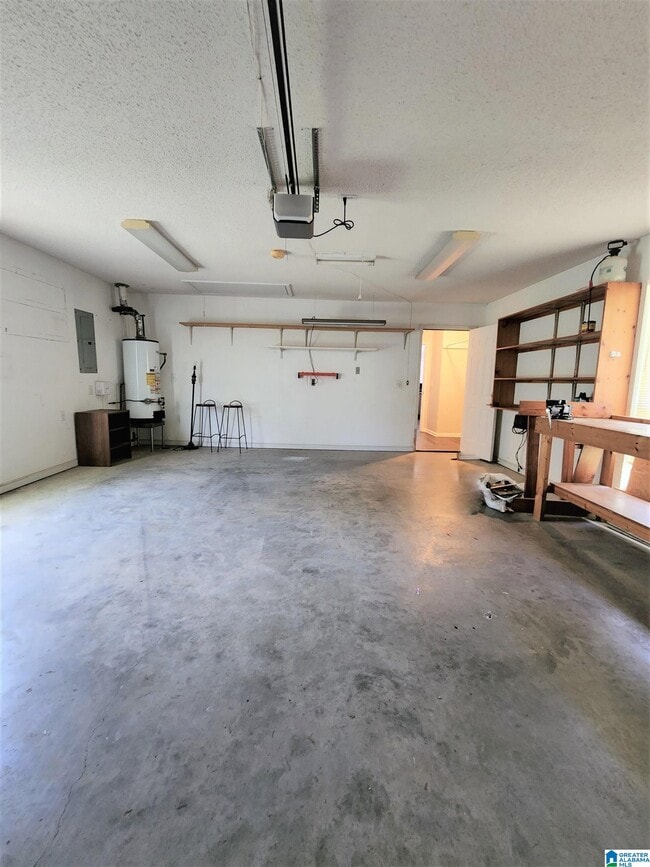 Building Photo - 3013 Bowron Rd