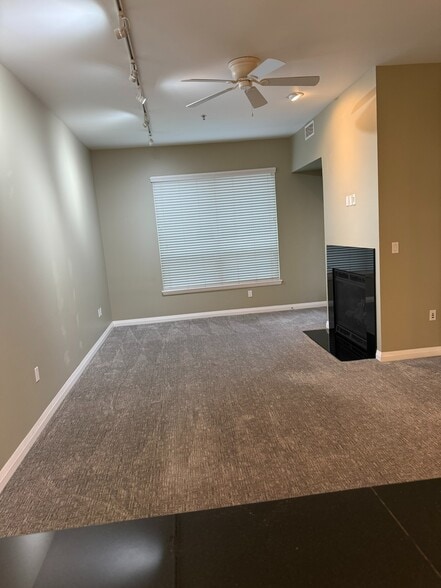 Building Photo - 350 S 200 E