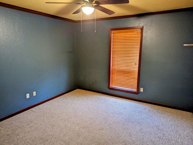 Building Photo - Updated 3/2 in Scott with Country Views!