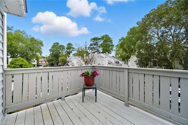 Building Photo - 2416 Loran Ct