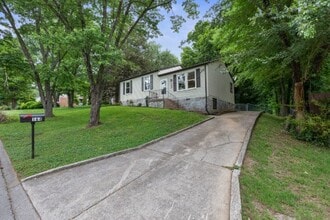 Building Photo - 164 Brenda Ct