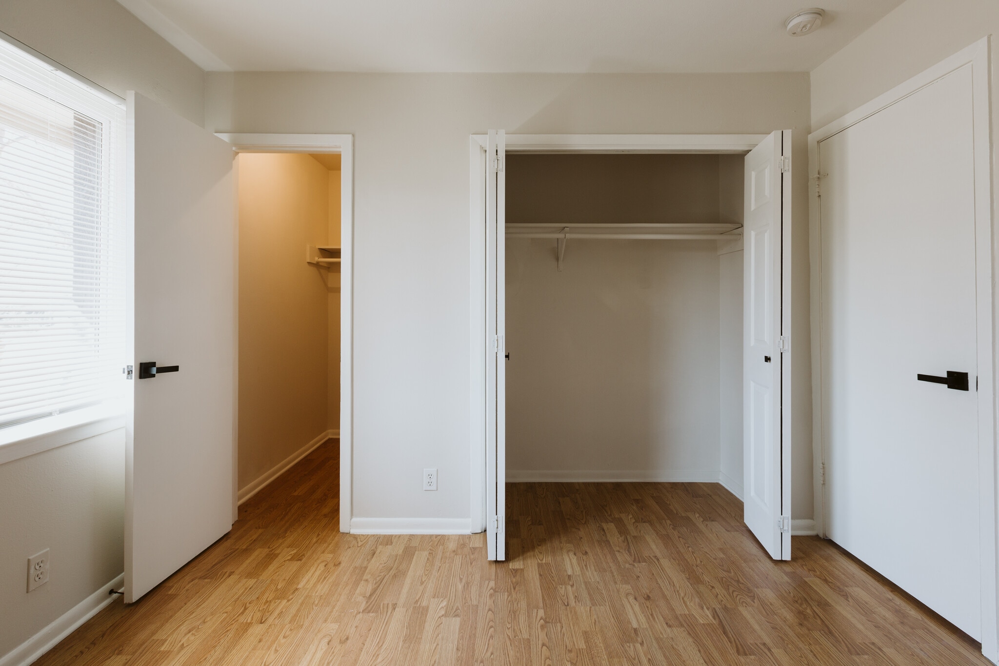 Building Photo - 1402 Fairfield Dr