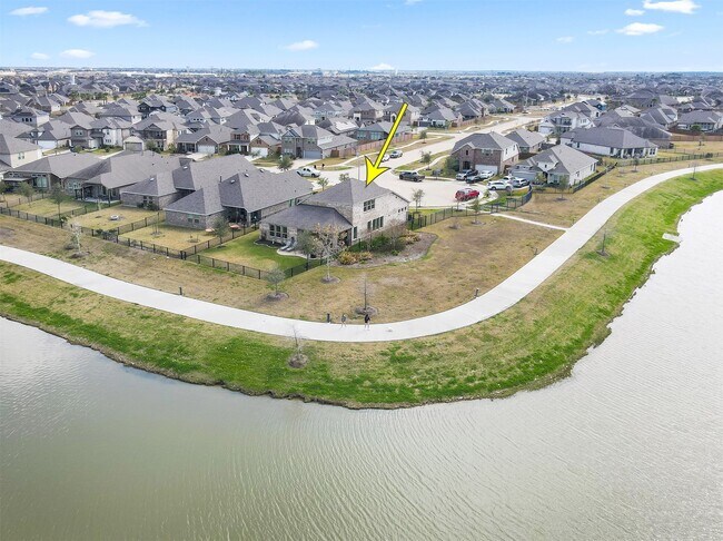 Building Photo - 2405 Arbor Edge Crossing