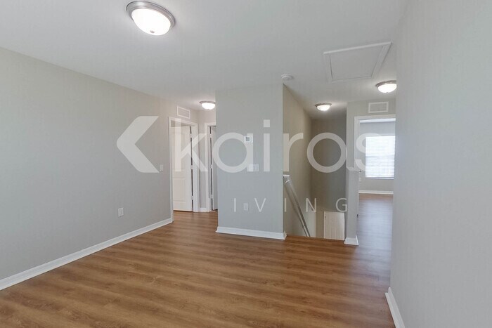 Building Photo - 2825 NW 3rd Pl