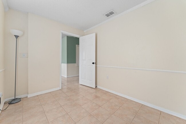 Building Photo - Charming 3-Bedroom, 2-Bath Home with 2-Car Garage and Bonus Room in Poinciana!