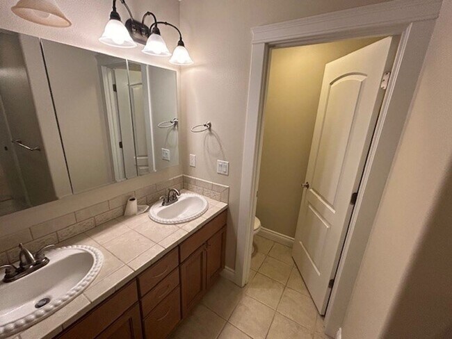 Building Photo - Charming Wasilla Haven: 4BR, 2.5BA Gem wit...