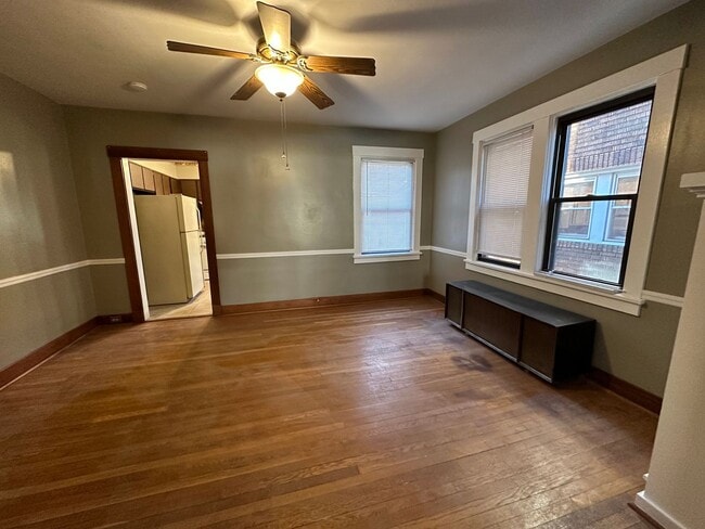 Building Photo - 2 Bed, 1 Bath Home in Greenfield - Convenient Location, Bonus Room - Available May 2026