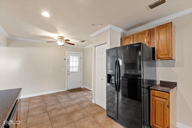 Building Photo - 2726 W Cavett Dr