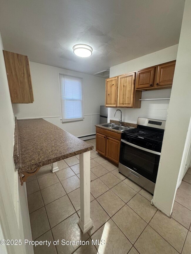 Building Photo - 1135 Lloyd St