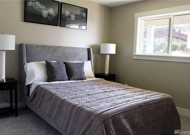 Building Photo - Stunning Somerset Home with Breathtaking City, Mountain & Lake Views – 5 Bedrooms, Gourmet Kitchen