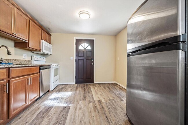 Building Photo - 3631 Anderson Ave