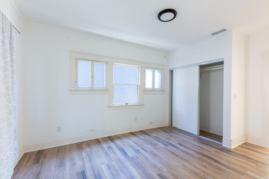 Building Photo - 3201 W 18th St