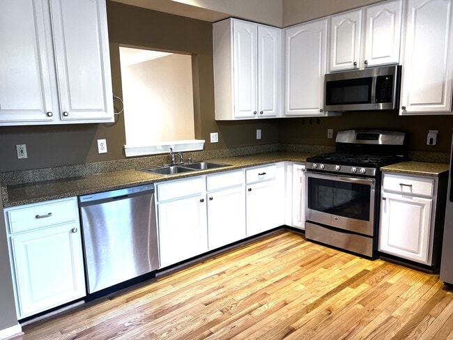Building Photo - 2222 Journet Dr