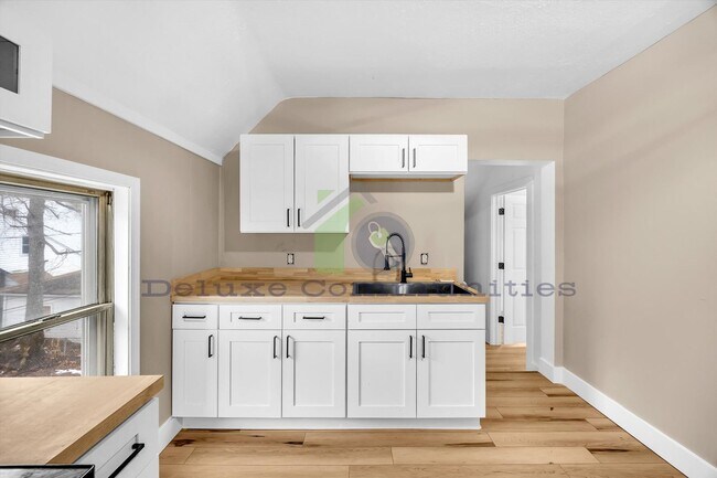 Building Photo - 1011 Jennette Ave NW