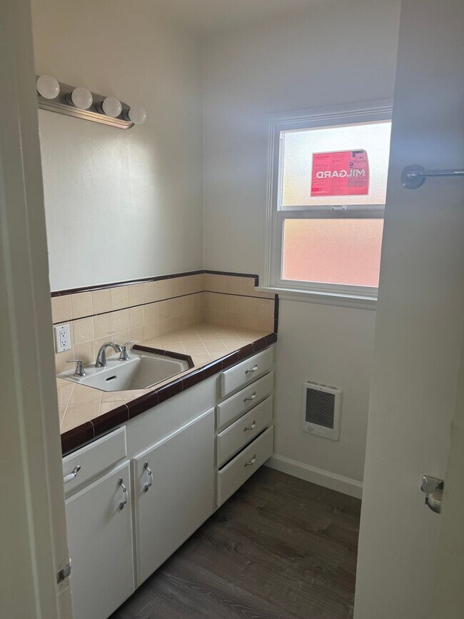 Building Photo - Charming 3-Bedroom Home in Downtown La Verne