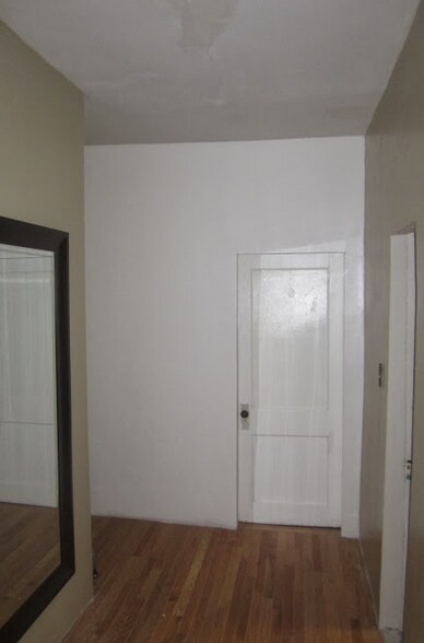 Building Photo - 137 Chiswick Rd