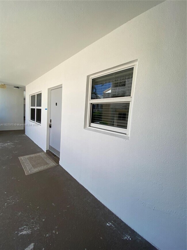 Building Photo - 2860 NE 14th Street Causeway