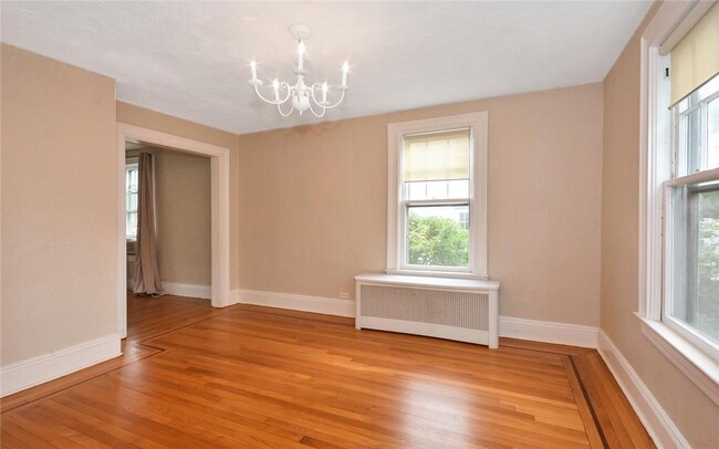 Building Photo - 63 Elm Ave