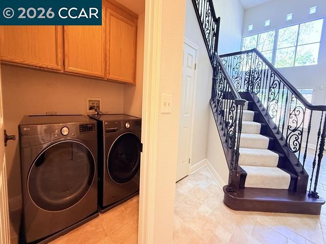 Building Photo - 6220 Lakeview Cir