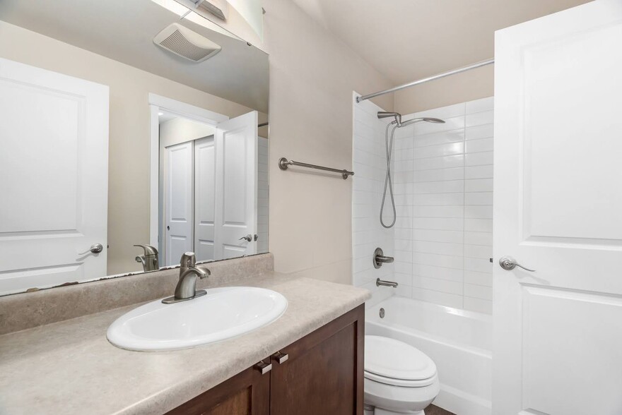 Full Bathroom - 3034 128th Ave SE