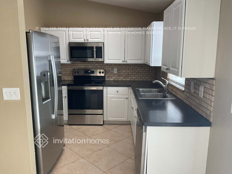 Building Photo - 2811 Eagle Run Cir N