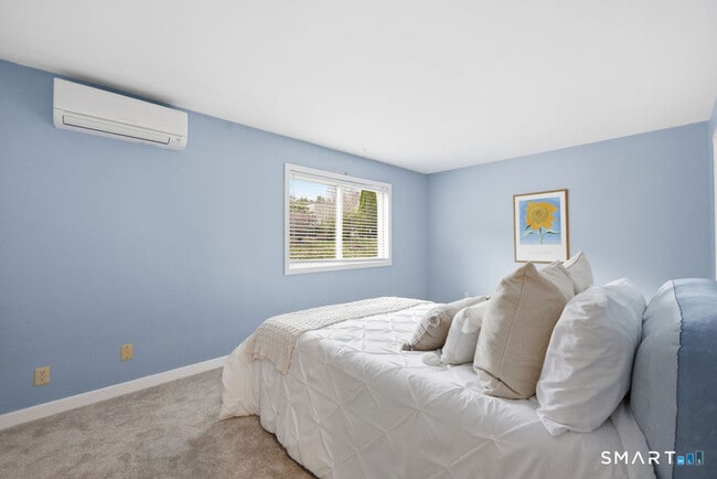 Building Photo - 42 Library Ln