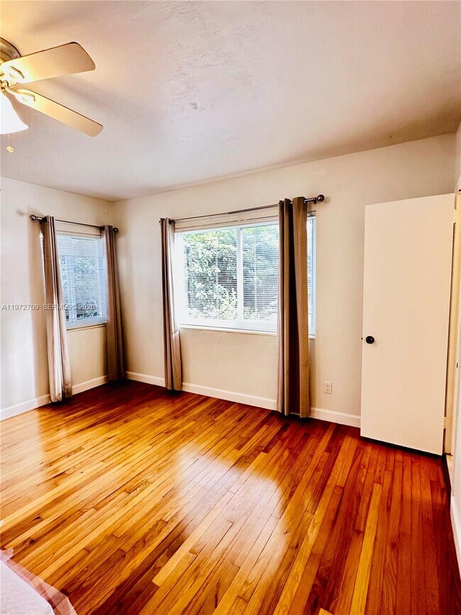 Building Photo - 1180 SW 22nd Terrace