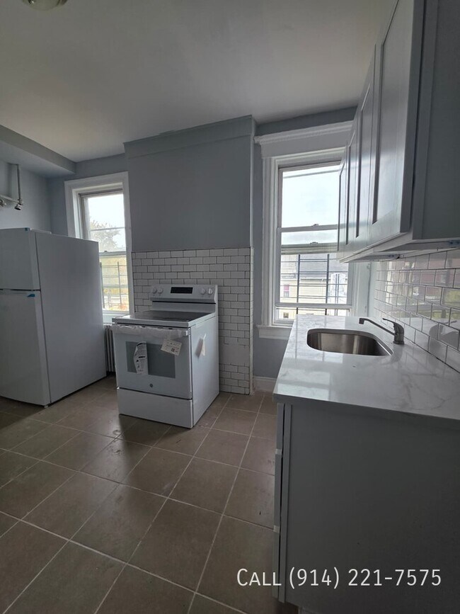 Building Photo - 188 Ashburton Ave